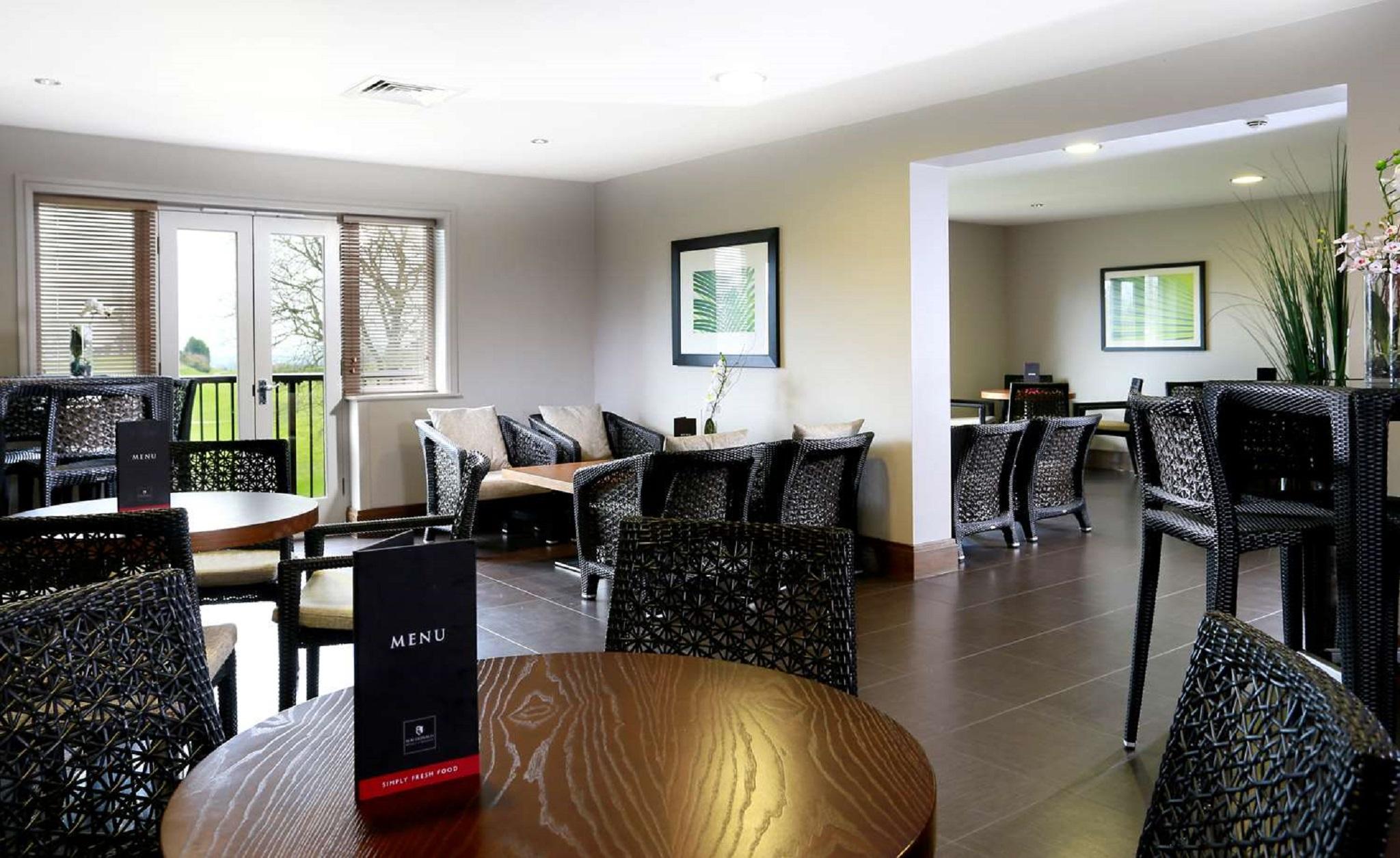 וויטצ'רץ' Macdonald Hill Valley Hotel, Spa & Golf Resort מראה חיצוני תמונה