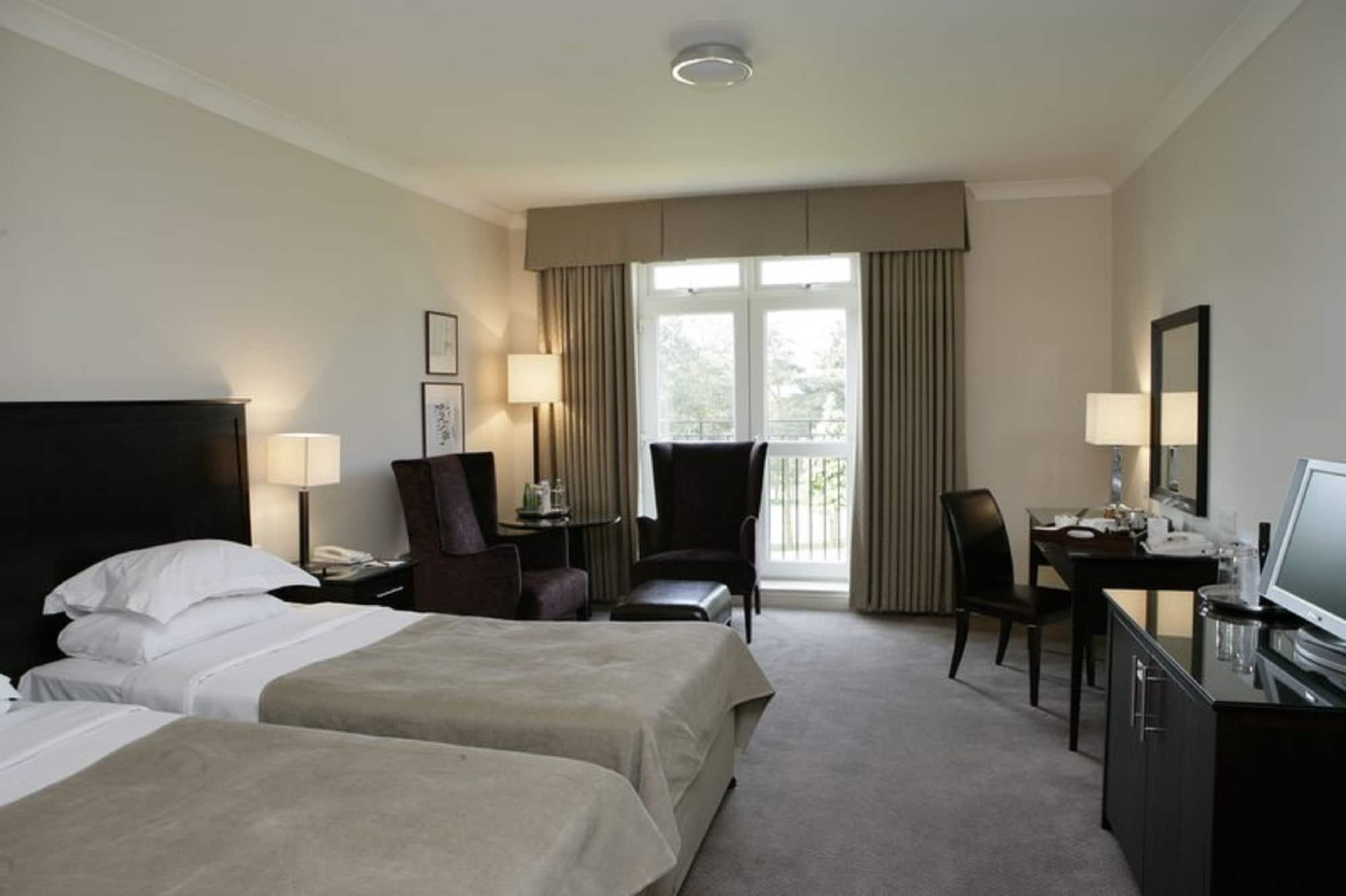 וויטצ'רץ' Macdonald Hill Valley Hotel, Spa & Golf Resort מראה חיצוני תמונה